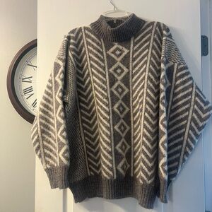 Hilda Ltd. 100% wool sweater made in Iceland size XL